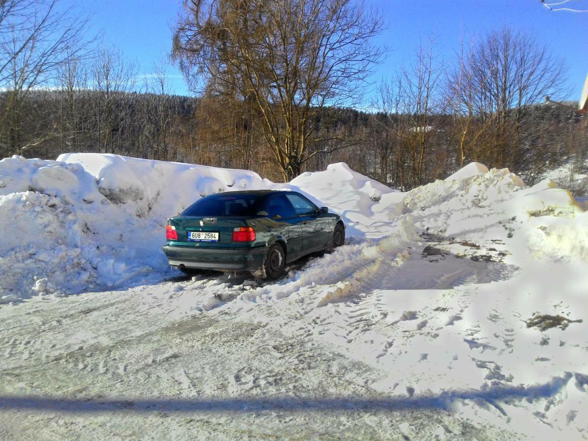 Kanada Inn U Klinovce Vejprty المظهر الخارجي الصورة